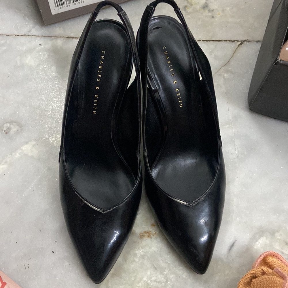 Charles n Keith heels - Picture 4 of 6